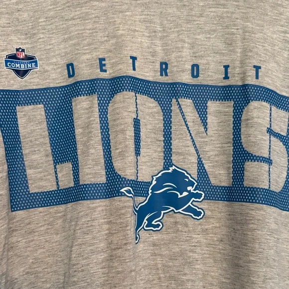 Detroit Lions Gray and Blue Graphic Tee - Picture 2 of 7